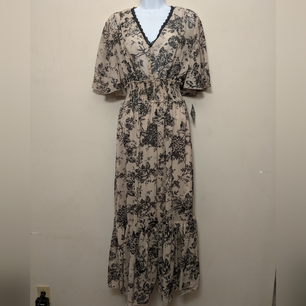 Floral Lace-Trim Maxi Dress in Beige and Black
